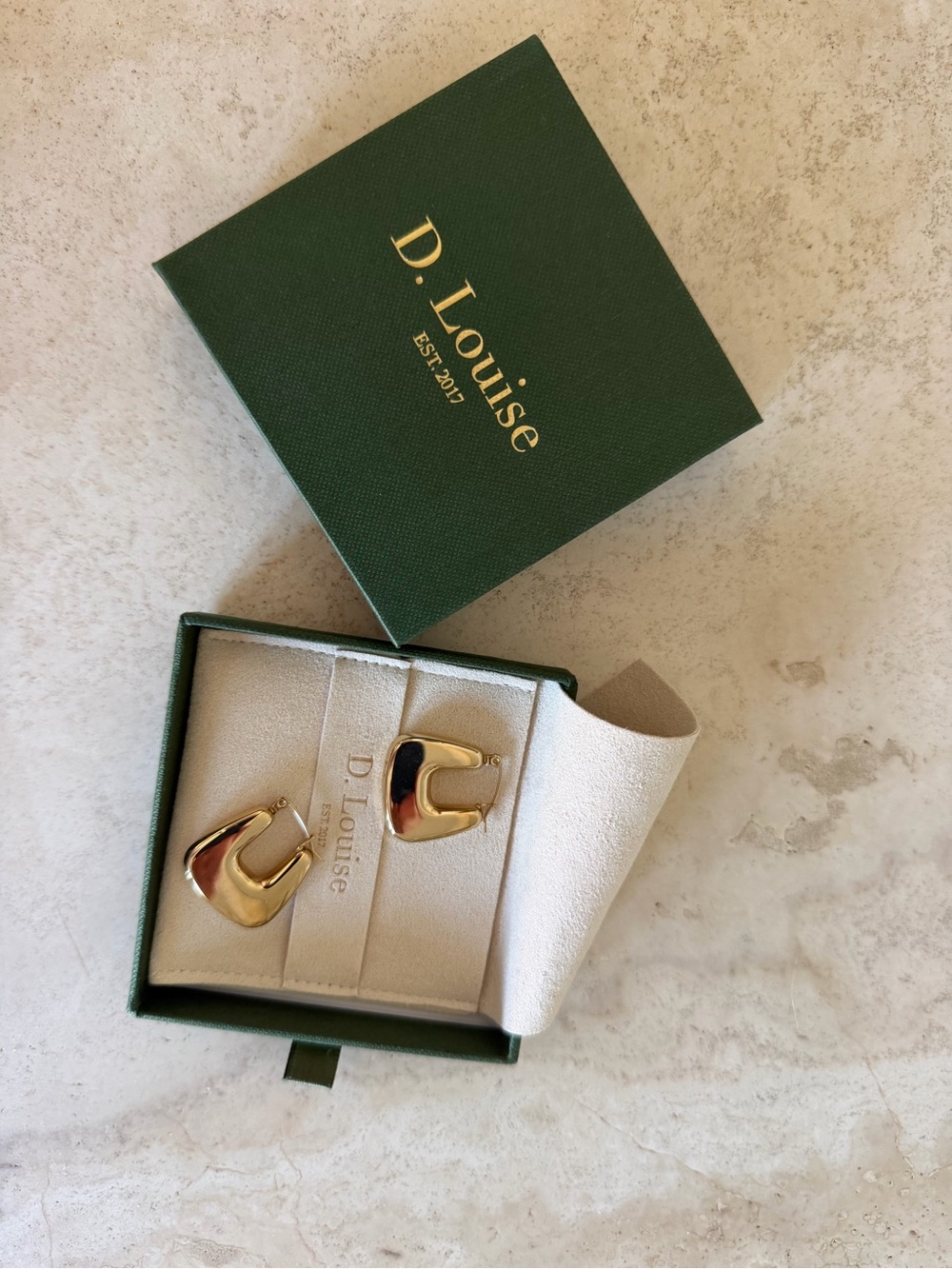 D Louise square gold hoops